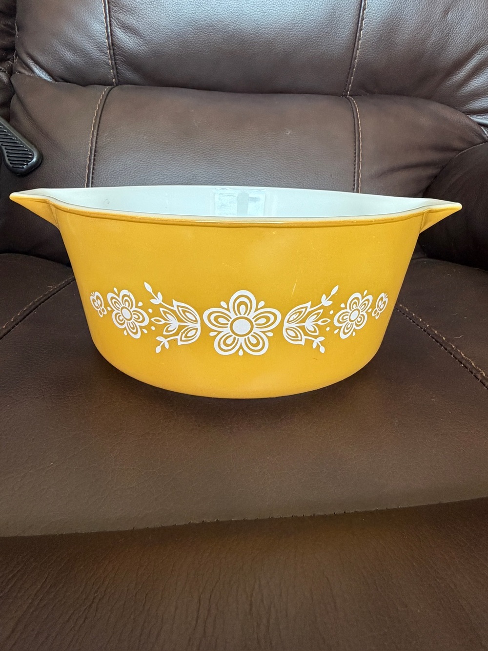 Vintage Pyrex Butterfly Gold Round Casserole Dish